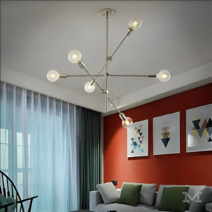 Lámpara Saku Platinium en sala elegante con fondo gris claro.