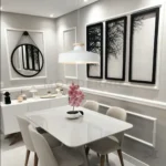 Vista aérea o frontal en un espacio decorado.