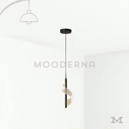 Lámpara colgante negra tipo tubo con fondo blanco