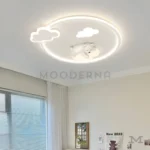 Sunny Bear instalada en dormitorio infantil, aportando luz cálida y un diseño tierno que complementa ambientes suaves y acogedores.