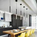 Abril Black en una barra amplia, distribuyendo la luz de forma uniforme y aportando un aspecto profesional y sofisticado al ambiente.