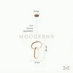 Lorea One Gold con medidas reales, destacando su altura de 38 cm y su sistema de altura regulable hasta 100 cm, permitiendo una instalación versátil según el espacio y la necesidad de iluminación.