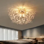 Venus Gold en habitación, destacando su estructura ramificada y su brillo decorativo.