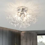 Venus Platinum instalada en sala, aportando iluminación uniforme y un efecto visual moderno.