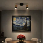 Aronia Mix instalada en sala, complementando el espacio con iluminación decorativa y moderna.