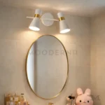 Safyra Glow White instalada en baño, aportando iluminación clara y uniforme.