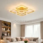 Carmina Gold instalada en sala, aportando iluminación potente y uniforme.