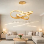 Grace Gold en sala, creando una atmósfera cálida y decorativa.