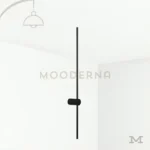 Adriany Black recargable en fondo blanco, mostrando su diseño minimalista vertical en color negro.