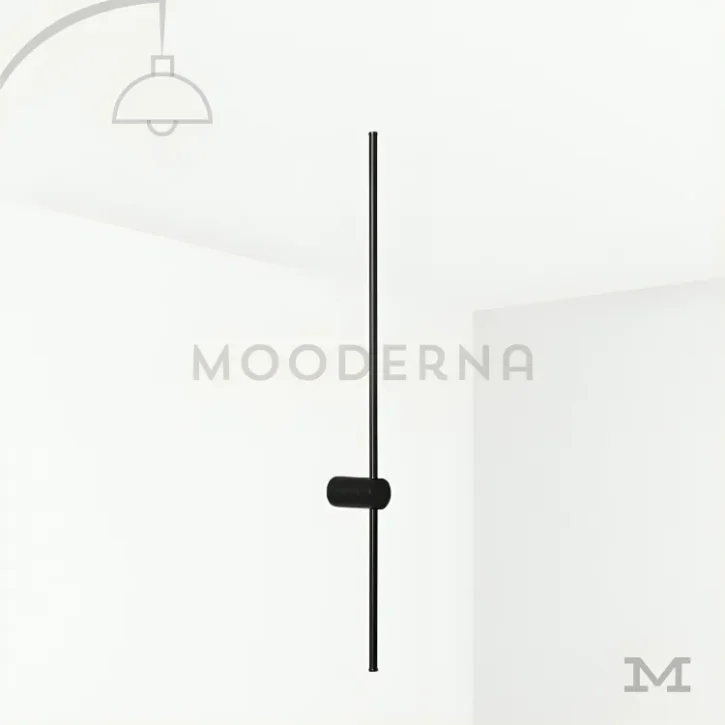 Adriany Black recargable en fondo blanco, mostrando su diseño minimalista vertical en color negro.