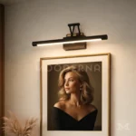 Floris Mix recargable instalada en sala, brindando iluminación decorativa sobre cuadros o paredes.