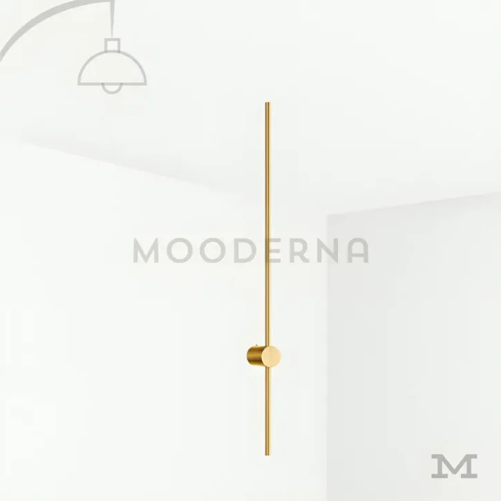 Adriany Gold recargable en fondo blanco, mostrando su diseño vertical elegante en acabado dorado moderno.